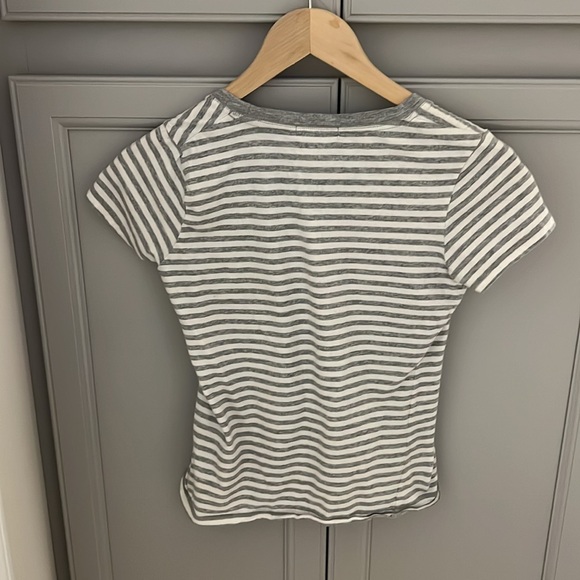 Womens grey/white striped crop top size small euc - Picture 4 of 8